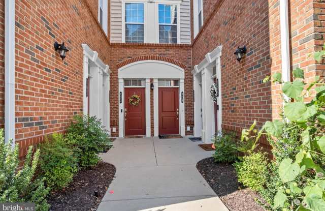 23305 MILLTOWN KNOLL SQUARE - 23305 Milltown Knoll Square, Loudoun Valley Estates, VA 20148
