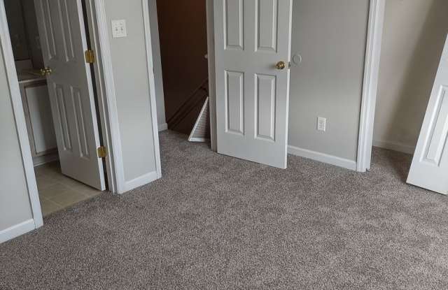 Pet-friendly townhome Gallery 3