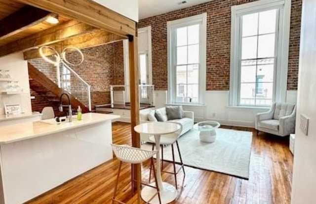 171 E DAVIS unit: 200 photos photos