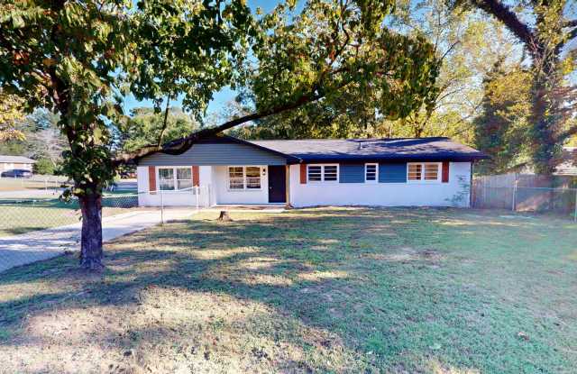 Fully Remodeled Ranch-Style Home Minutes from Fort Bragg! Gallery 1