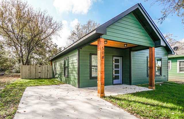 508 W Martin Luther King Street Gallery 2
