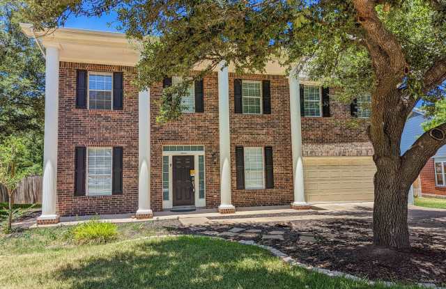 Stylish 4-Bed, 3.5-Bath Rental with Great Outdoor Space photos photos