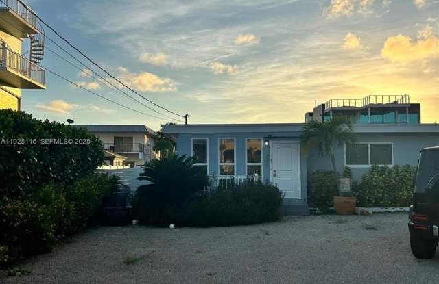 826 Bonito Ln photos photos