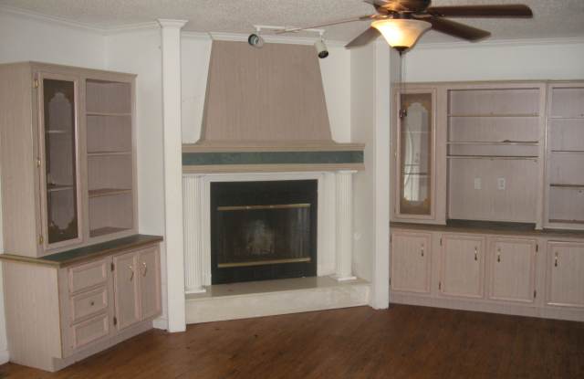 433 Shoreline Cir Gallery 3