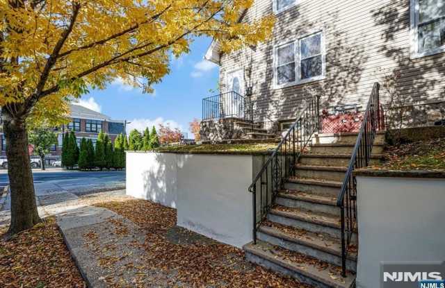 81 Washington Place Gallery 2
