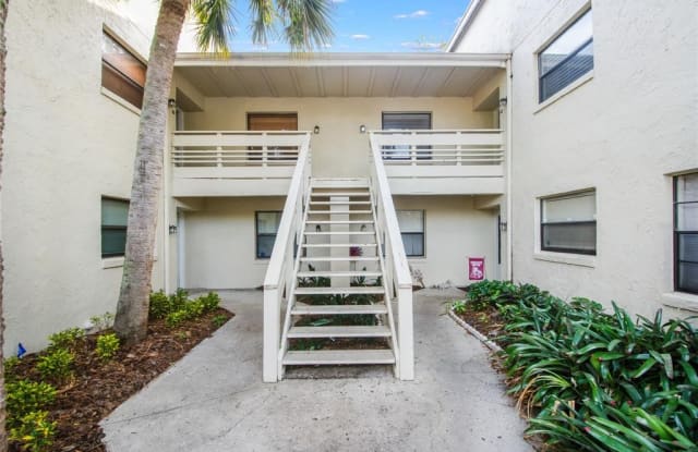 439 S NETHERWOOD CRESCENT - 439 South Netherwood Crescent, Altamonte Springs, FL 32714