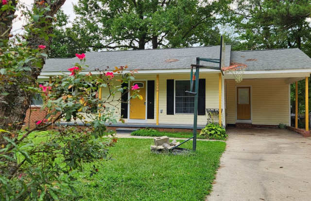 One Story home for rent Gallery 1