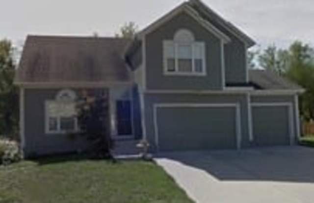 2231 Martha Lane - 2231 Martha Lane, Greenwood, MO 64034
