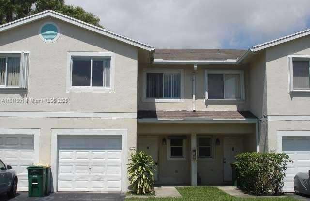 5827 NW 57th Ave - 5827 Northwest 57th Avenue, Tamarac, FL 33319