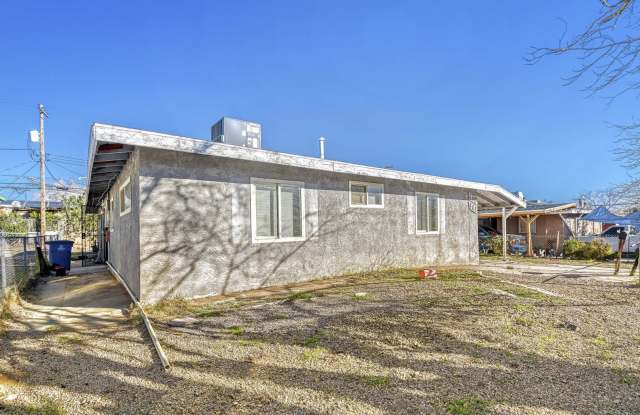 AMAZING TWO BEDROOM 1 BATH!! photos photos