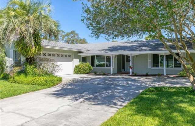 2230 El De Oro Dr - 2230 El De Oro Drive, Largo, FL 33764