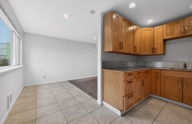 1319 15th Ave S#8 photos photos