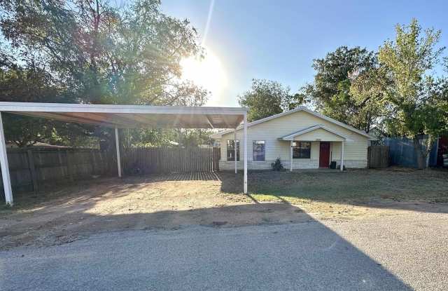 2695 Fred Woods Drive - 2695 Fred Woods Drive, Kingsland, TX 78639