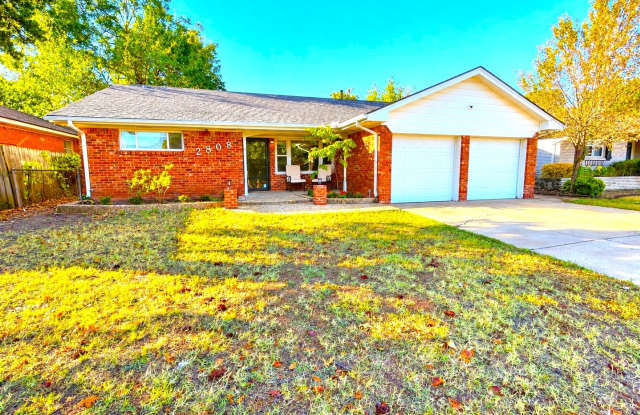 2 Bed 1.5 Bath 2 Car Garage in the Village Casady Hills 2nd Addn Gallery 1