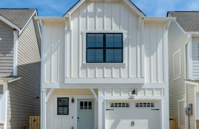 3 bedroom, 2.5 bathroom, 1 car garage! photos photos