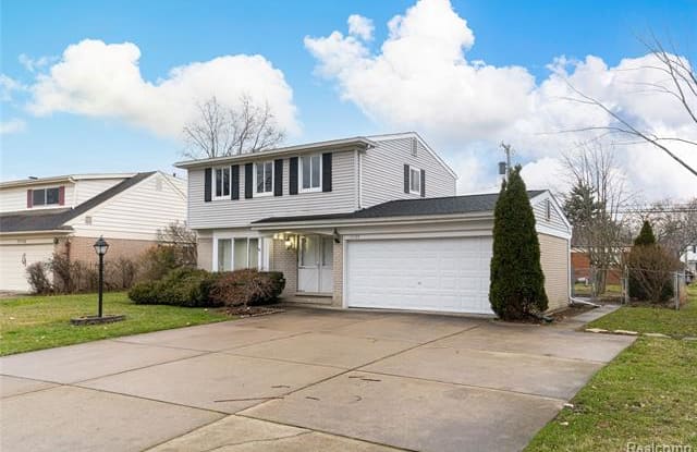 17199 W 13 MILE Road - 17199 West 13 Mile Road, Southfield, MI 48076