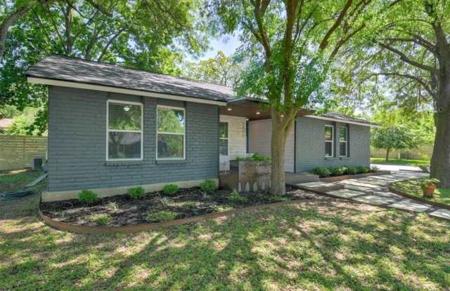 Unique Redesign - South Austin 3/2 - Big Private Yard - Garage- Great Neighborhood - Close to Everything Gallery 4