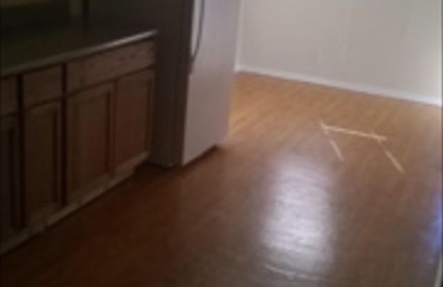 3 Bedroom one bath convenient location photos photos