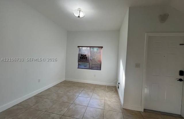 17853 NW 74th Path Gallery 4