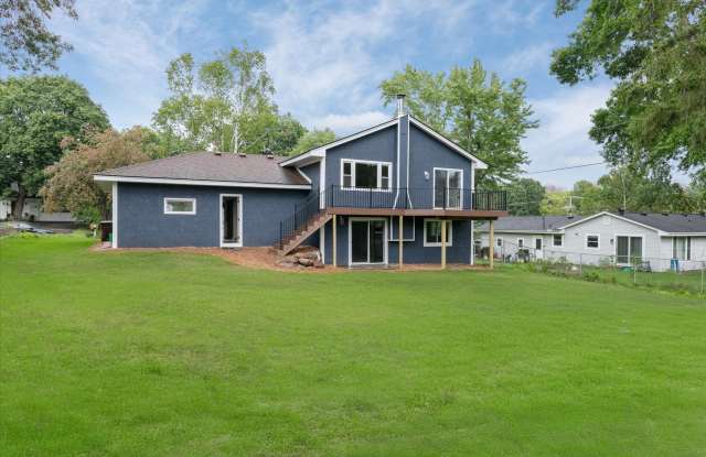 4835 Drake Street - 4835 Drake Street, Maple Plain, MN 55359
