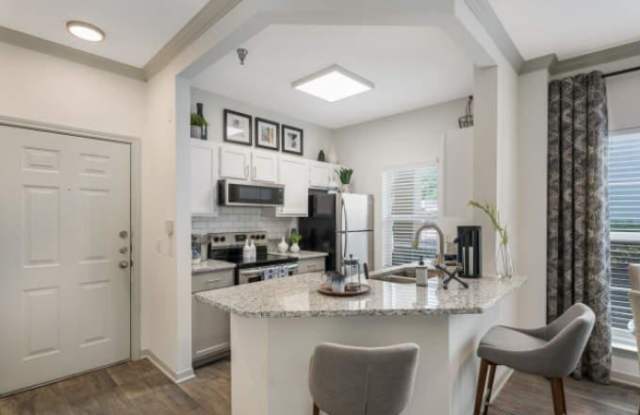 19307 Stone Oak Pkwy Gallery 2