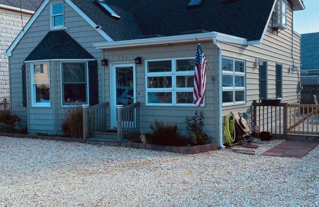 108 E Kupper Drive photos photos