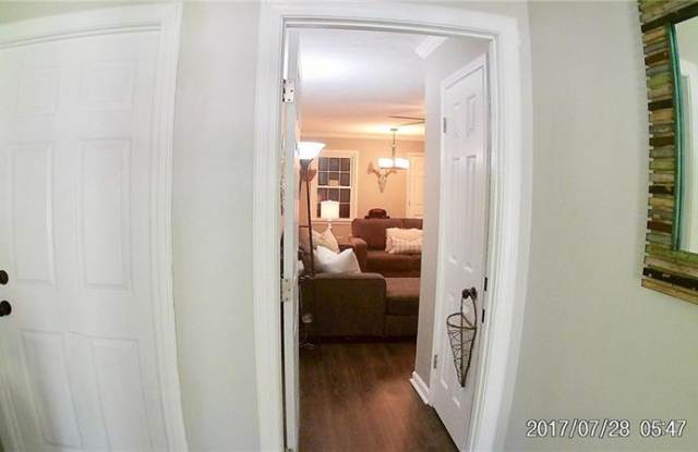 295 Norcross APT Street Gallery 4