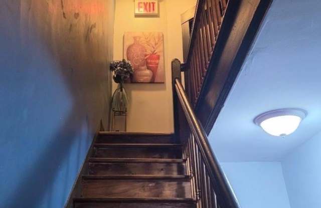 51 E Kinney St Gallery 3