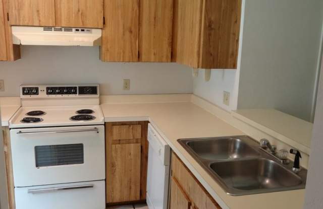 6157 SW 8 LANE - BATTA6157 Gallery 2