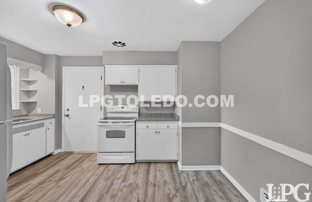 2139 Collinway St.-1. Gallery 2