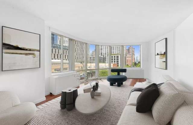 303 Greenwich Street photos photos