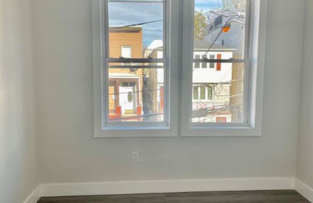 256 Hutton St 2K Gallery 2