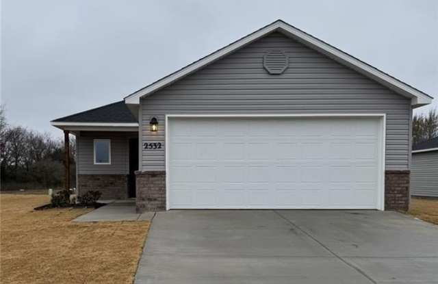 2532  E Fox Meadow  ST - 2532 East Fox Meadow Street, Siloam Springs, AR 72761