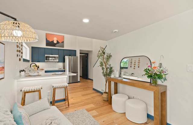 960 Northeast Norton Avenue - 2 Gallery 3