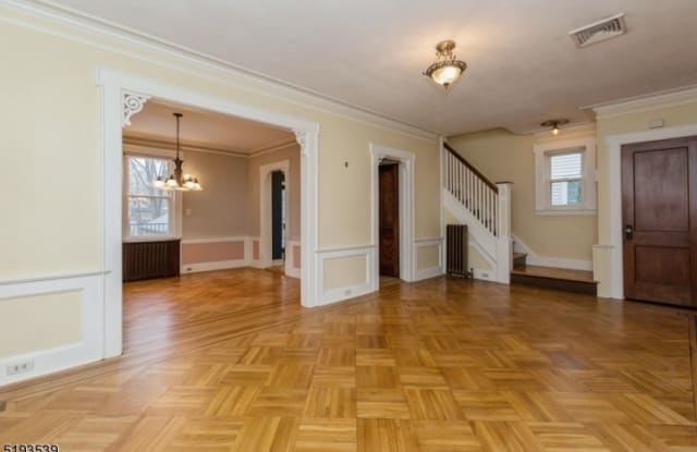 72 WILLOW ST - 72 Willow Street, Glen Ridge, NJ 07028