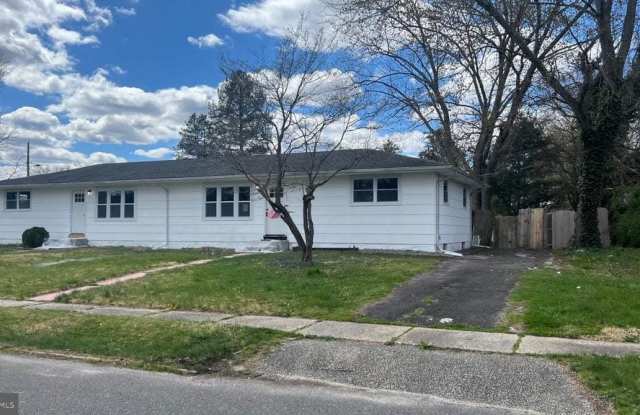 300 MAYFAIR AVENUE - 300 Mayfair Avenue, Gloucester County, NJ 08080