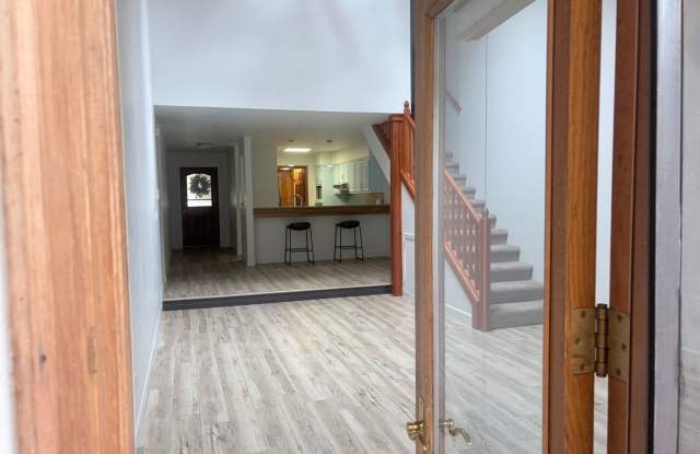 Beautiful Village at Rockwood Townhome Gallery 4