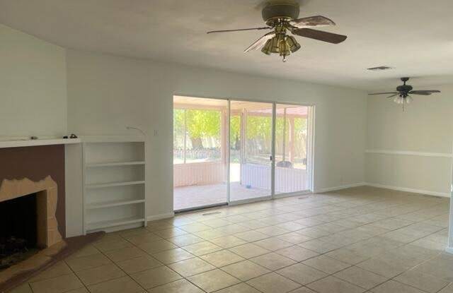 807 E ORANGEWOOD Avenue Gallery 2