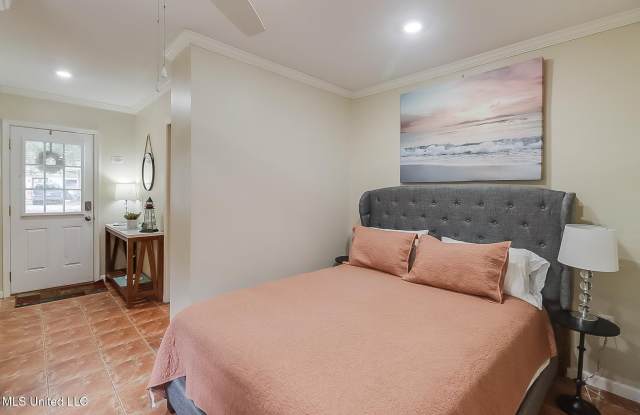 176 Markham Drive lot: Bungalow Gallery 4
