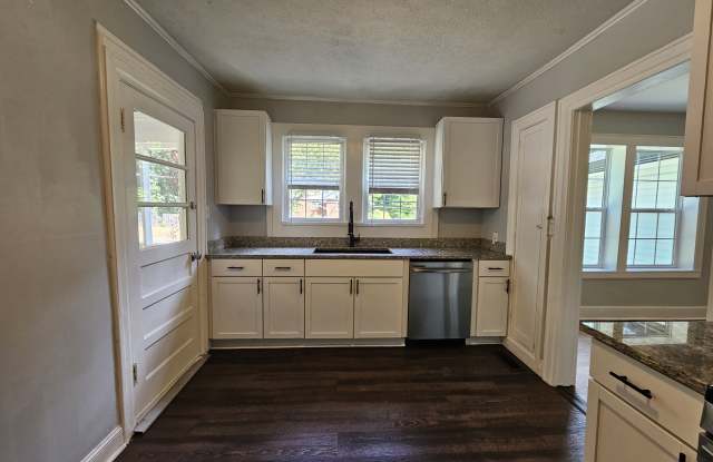 6005 Medlin Heights Road Gallery 4