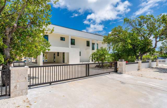 294 Saint Thomas Avenue photos photos