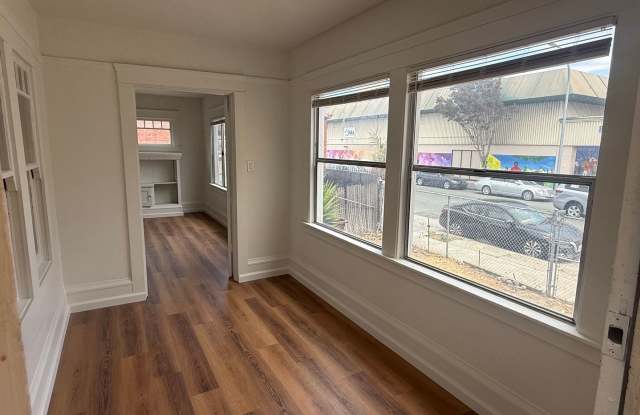 2 Bedroom Home Near Richmond City Hall Gallery 3