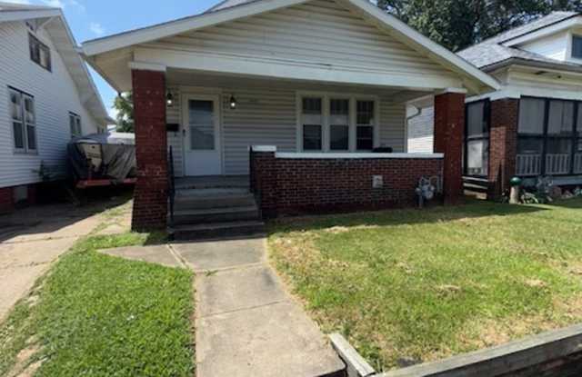 1409 John St, Evansville, IN photos photos