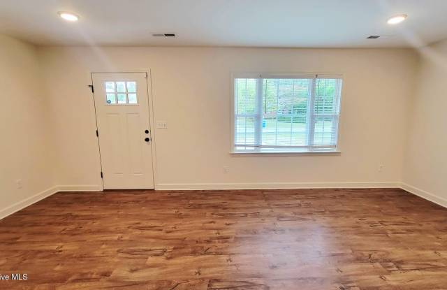 408 Pine Hills Drive Gallery 2