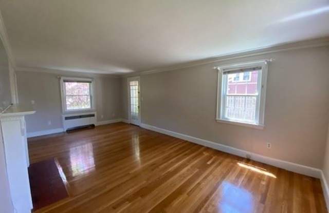 19 Burnside Gallery 4