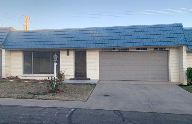 Large 2 bedroom townhome with bonus room that can be 3rd bedroom. photos photos