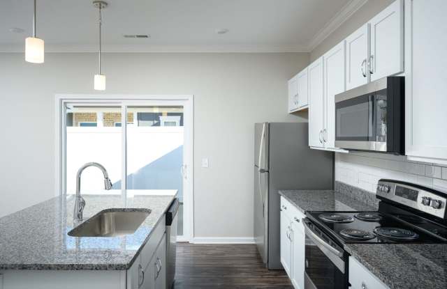 Forest Hill Villas | Apartment Homes Gallery 2