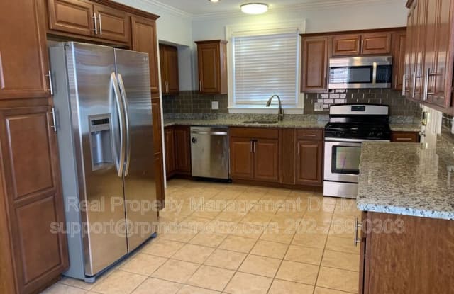 2627 Otis St NE - 2627 Otis Street Northeast, Washington, DC 20018