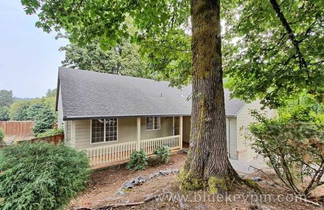 3 Bed 2 Bath Home With Gorgeous Landscape and Green Space - 13857 Bean Court, Oregon City, OR 97045