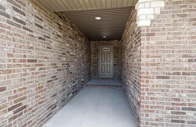 4 Bedroom Home with 3 car garage for rent! Gallery 3